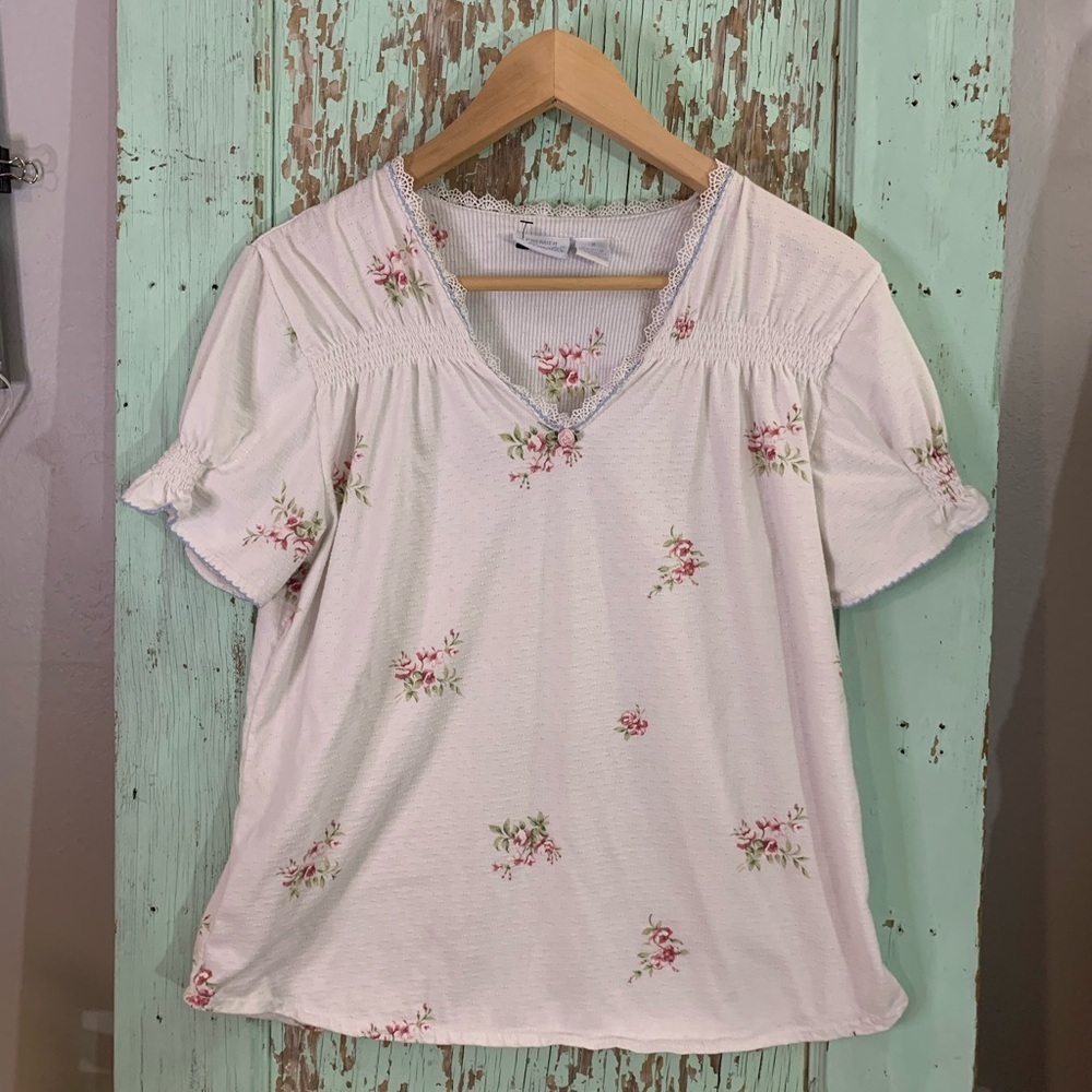 Women’s Premier Intimates white with pink flowers and lace embellishment sz S